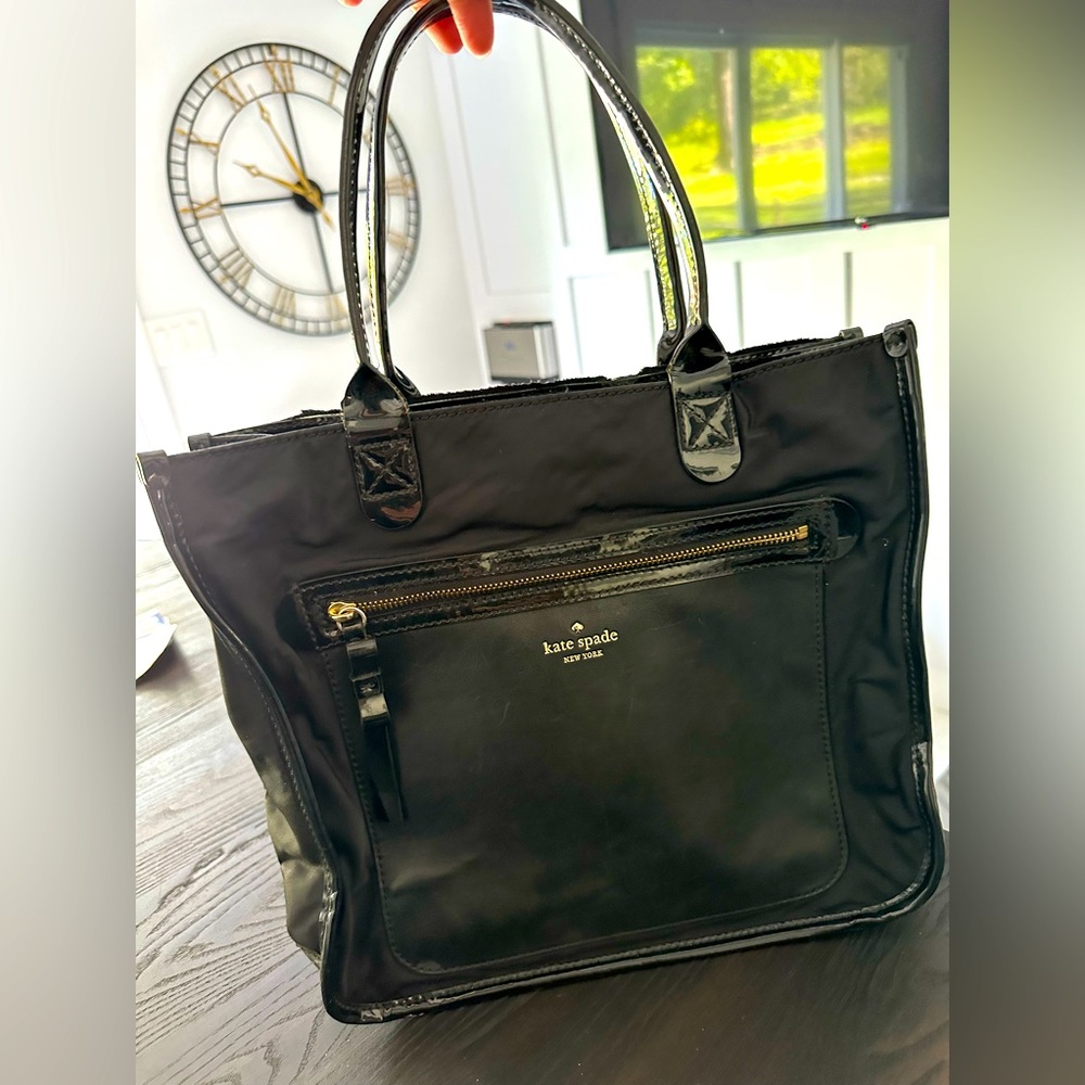 Authentic Kate Spade nylon & patent leather large tote-handbag 🖤💗